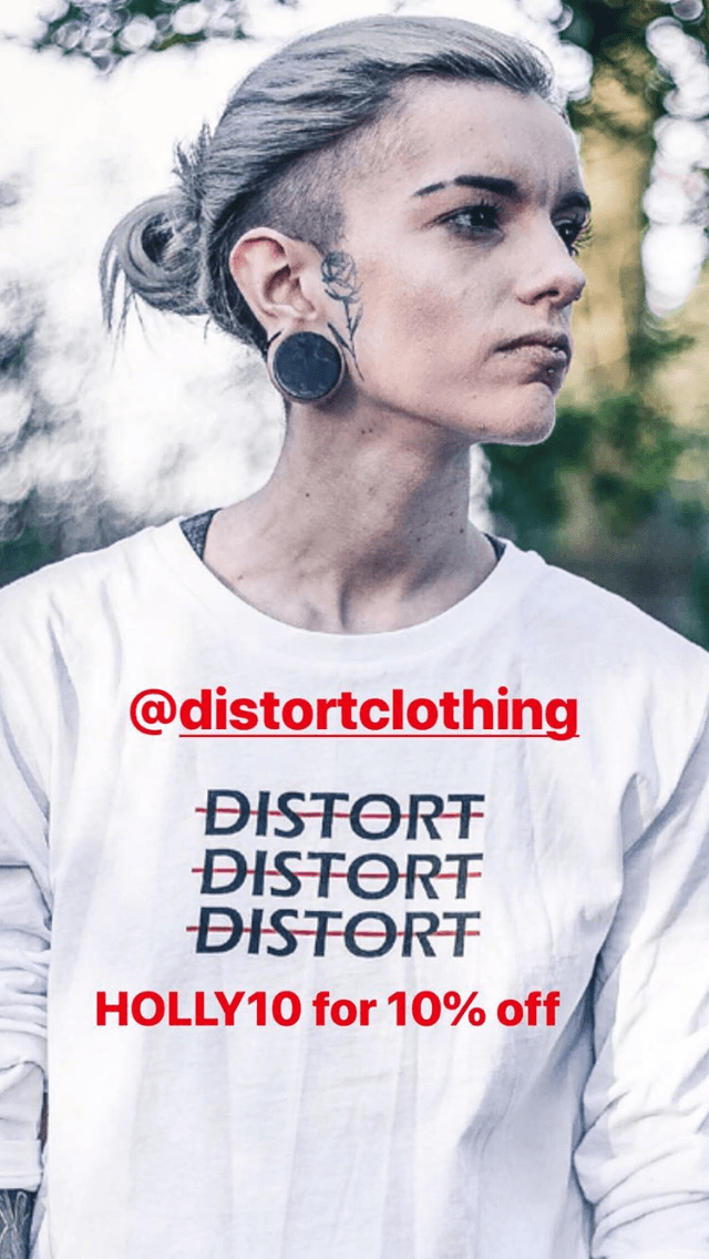 Influencer @holly_inked discount code for @distortclothing on Instagram